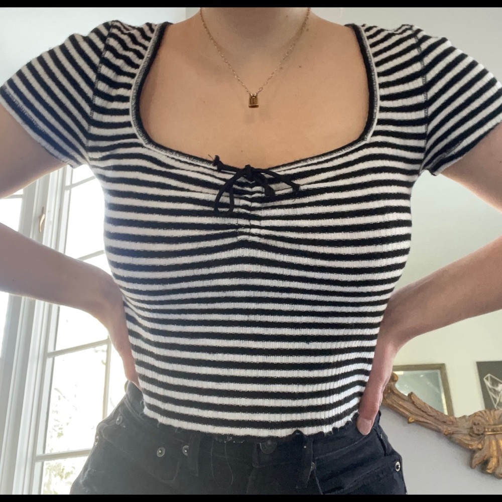 Abercrombie and Fitch cropped t shirt